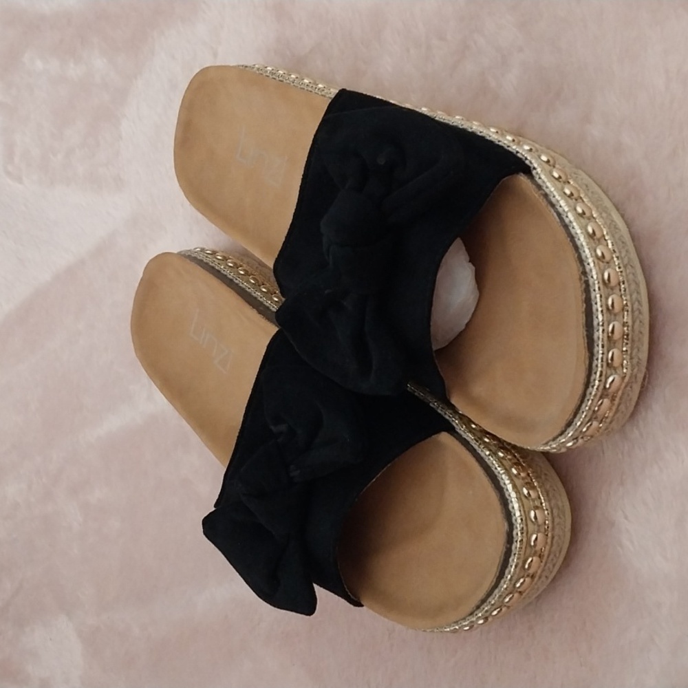 Linzi velvet suedette feel black bow and gold studded slider sandals size 7-8 - Picture 6 of 7